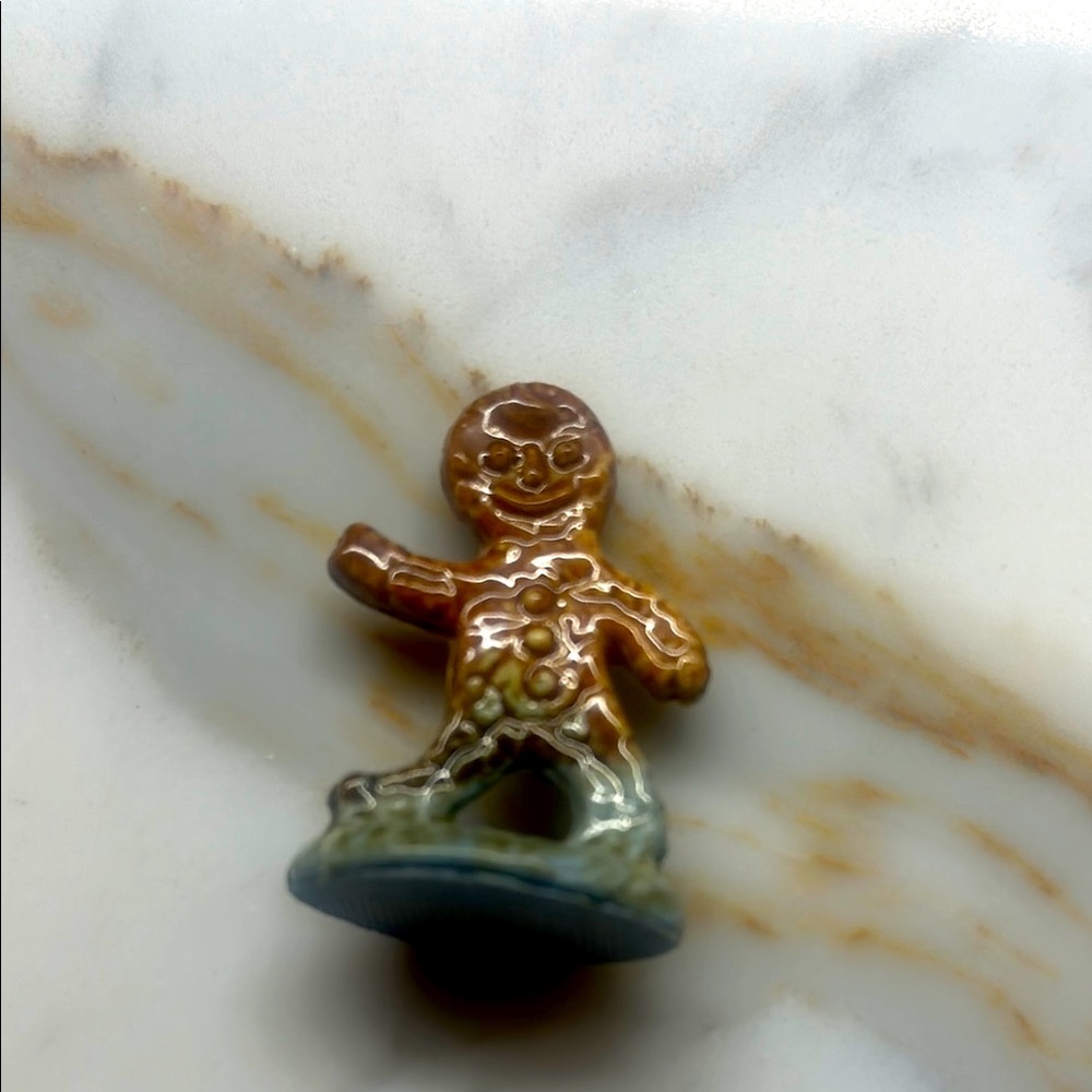 RARE Vintage Wade Whimsies GINGERBREAD MAN - Red Rose Tea Nursery Rhyme